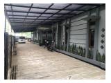 Parkir mobil dan motor luas